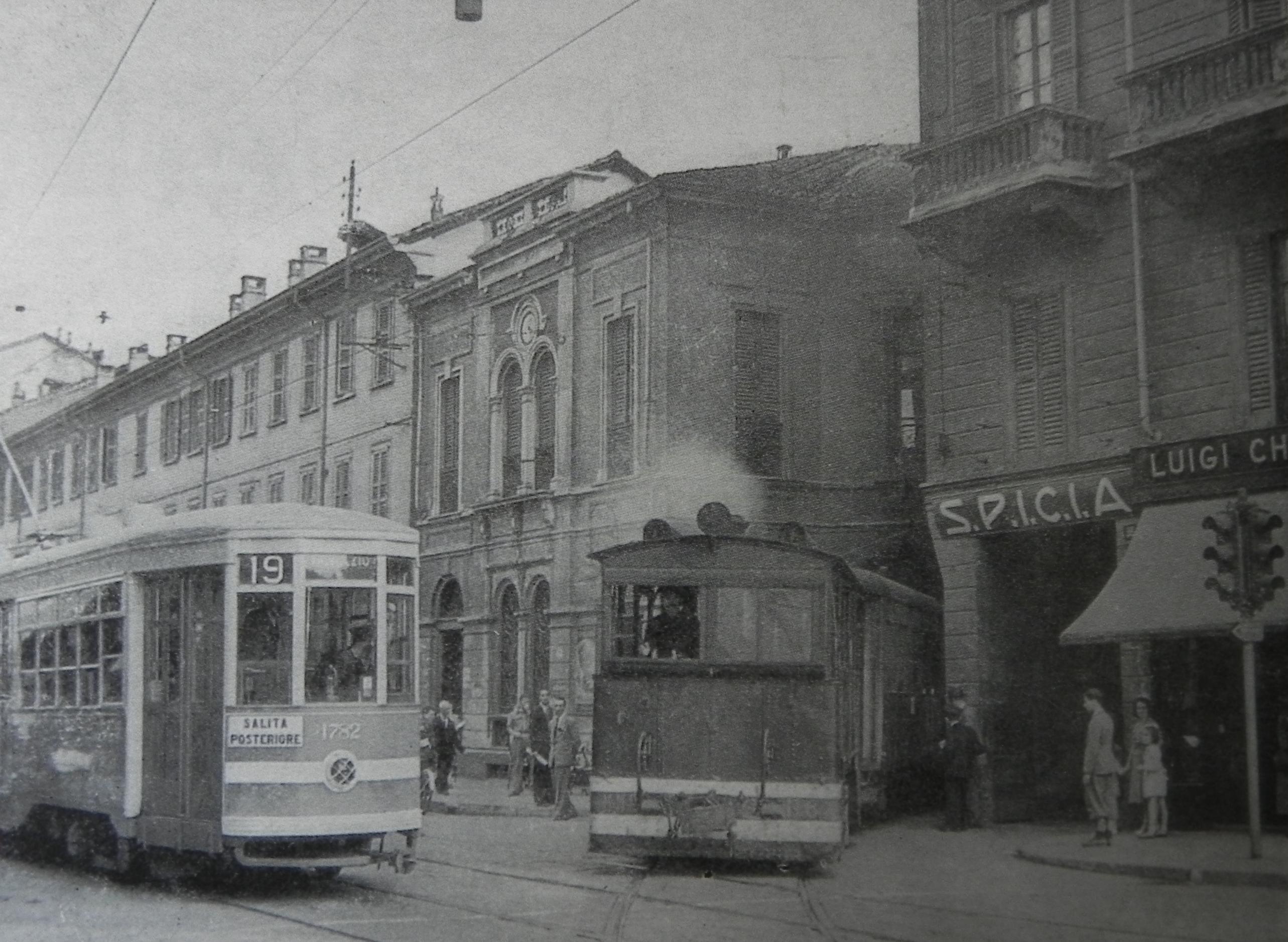Il Gamba de Legn, tram a vapore, in Corso Vercelli a Milano negli anni 1940